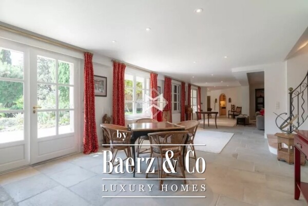 photo 11 Beautiful architect's property in a lush environment