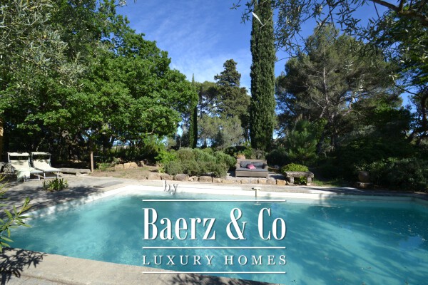 photo 7 Historic manor house overlooking Mont Ventoux