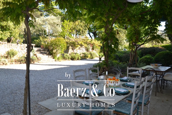 photo 17 Historic manor house overlooking Mont Ventoux