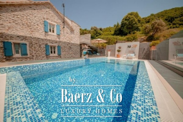 photo 18 Waterfront Villa with Beach & Pool