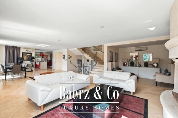 photo 4 Beautiful Property with Panoramic Sea view