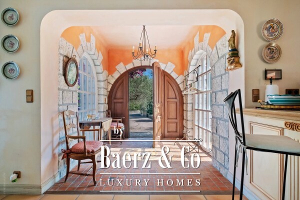 photo 7 Beautiful Provencal villa in the heart of an estate in Biot