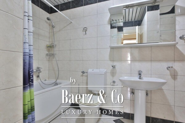 photo 16 Apartment on the Sveti Stefan Beach