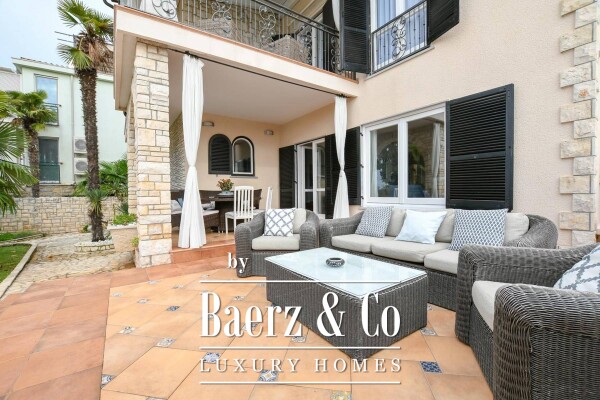 photo 6 Istria, Umag, beautiful house with pool, first row to the sea, NKP 430m2