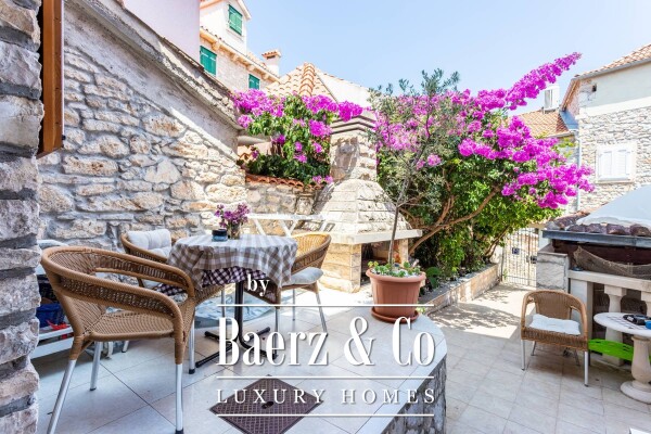 photo 12 The island of Brač, a stone house with a restaurant in a prime location