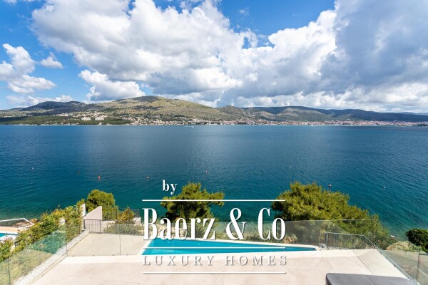 photo 4 Okrug Donji, a beautiful luxury villa in the first row to the sea