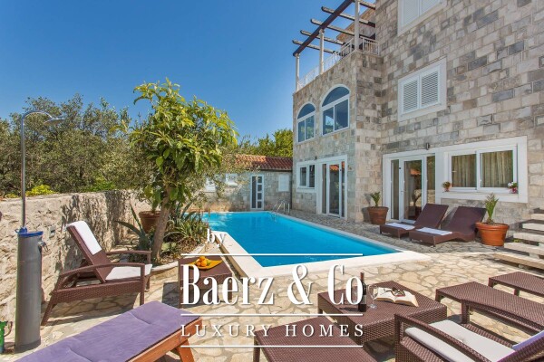 photo 1 Dubrovnik villa with 7 apartments