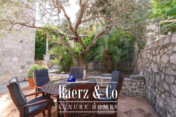 photo 6 Dubrovnik villa with 7 apartments