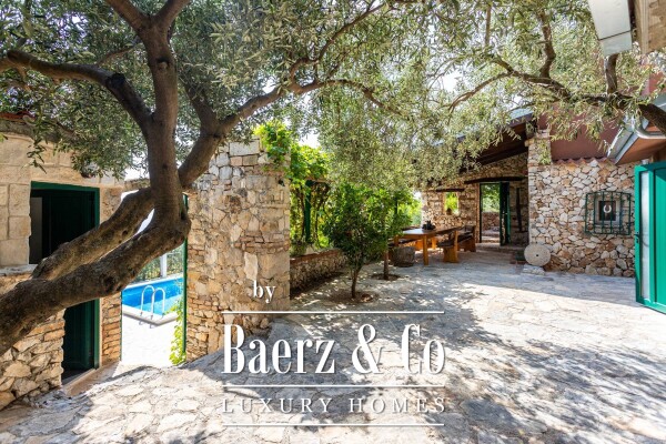 photo 9 Split, Jesenice, Beautiful authentic villa with a sea view