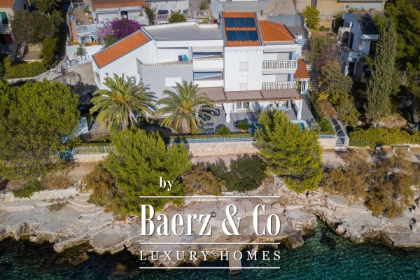 photo 3 Split, Čiovo, modern villa/boutique hotel with 8 apartments, first row to the sea