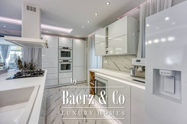 photo 12 Rovinj, an impressive family villa with a pool located in a quiet location