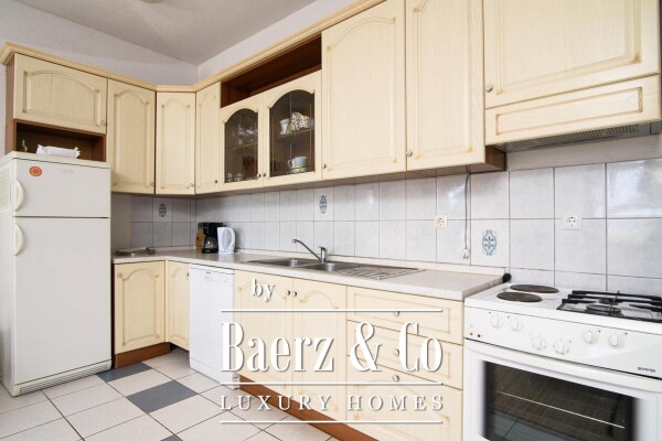 photo 7 Okrug Gornji, Beautiful house, second row to the sea