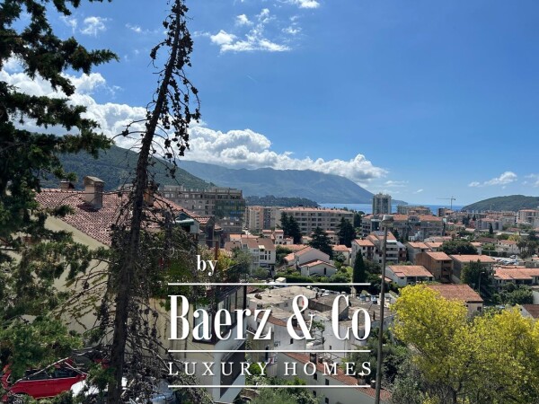 photo 2 Four Bedroom Apartment in Budva