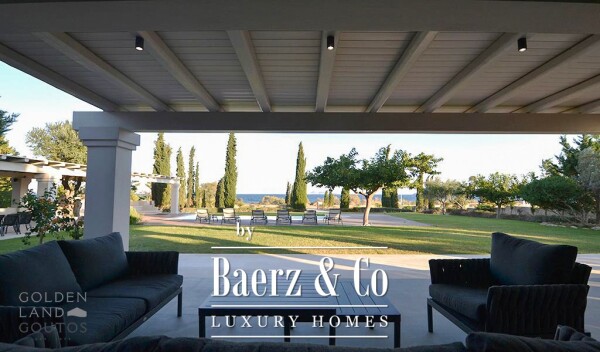 photo 4 Villa Aerial