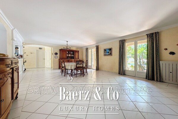 photo 11 Single-story home in a quiet area with a pool, 4 bedrooms, a