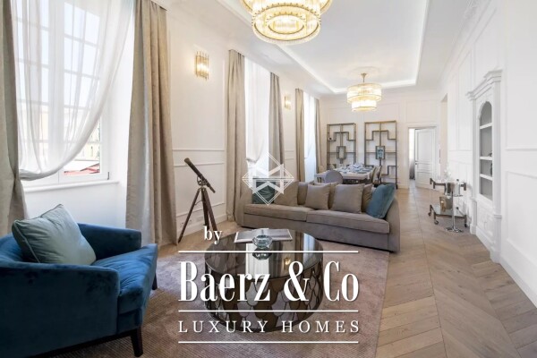 photo 14 Magnificent apartments of 230 square meters in a beautiful Niçois building on the Cours Saleya.