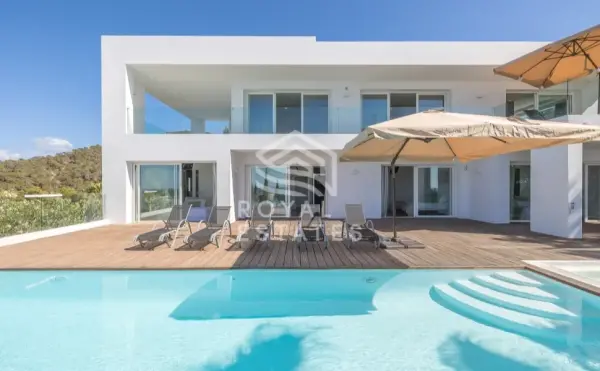 photo 2 Beautiful luxury home in Cala moli