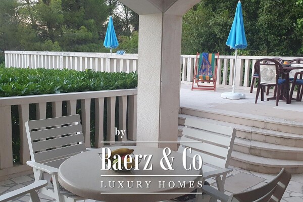 photo 3 Supetar, beautiful stone villa with 6 apartments near the sea