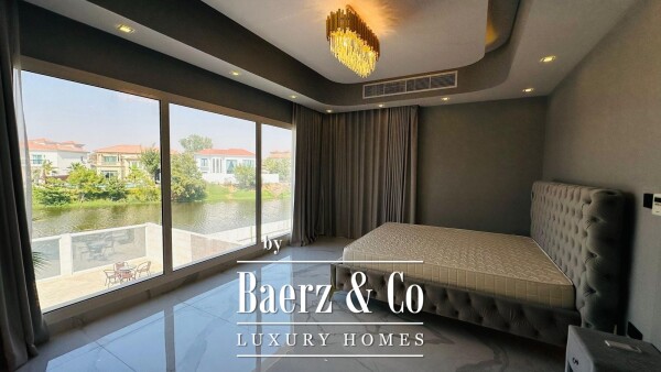 photo 10 Luxury Villa in Jumeirah Park with Canal View