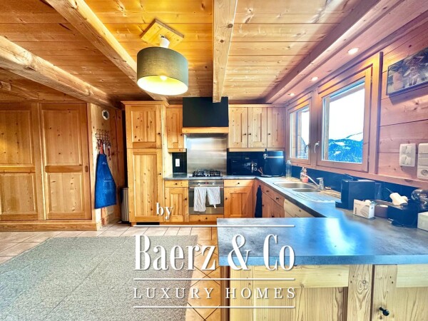 photo 3 4 BEDROOM APARTMENT- ON THE SLOPES