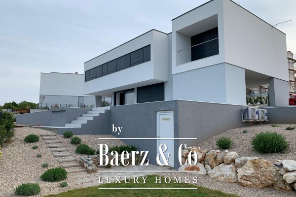 photo 2 Krk, luxury villa of 260m2 on a plot of 885m2