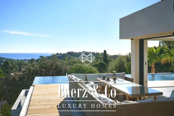 photo 3 Luxury - New contemporary villa in Cavalaire-sur-Mer