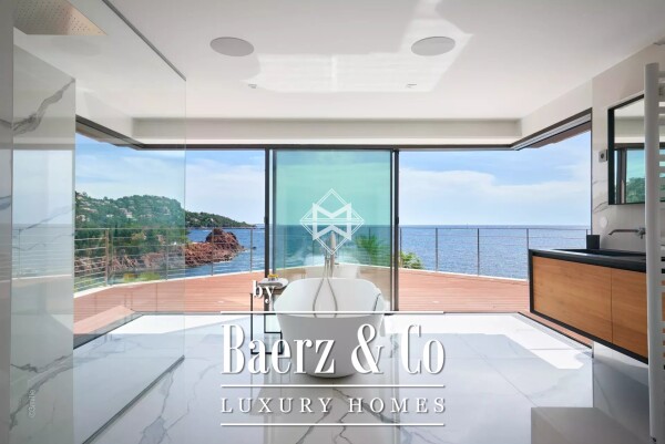 photo 15 Modern waterfront property