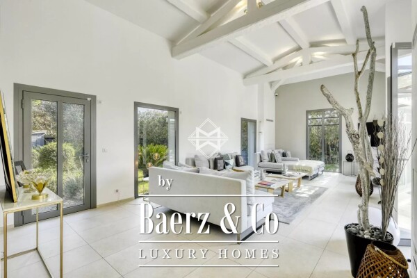 photo 6 Modern villa by foot from the beach