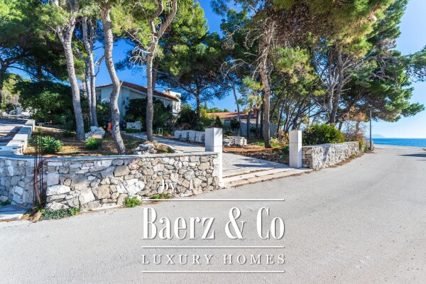 photo 17 Brač, Sumartin, house in the first row to the sea, with an area of 95m2, on a plot of land of 13...