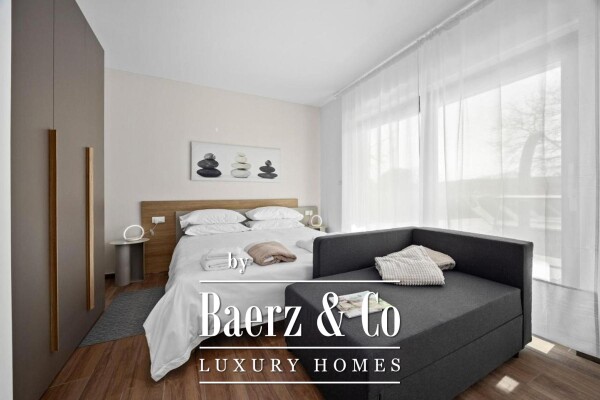 photo 29 Istria, Banjole, semi-detached villa first row to the sea 244 m2 with a view of the Marina