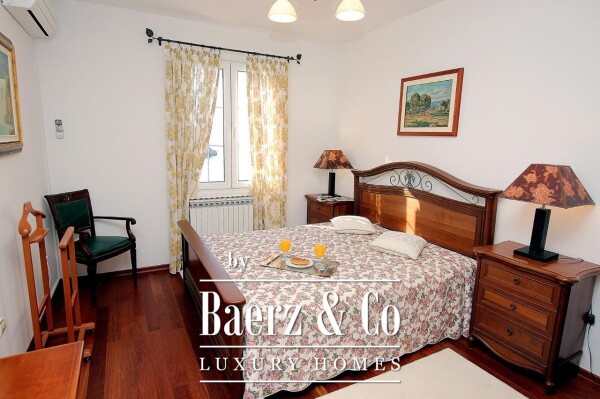 photo 15 Beautiful Villa next to the Sea in Sveti Stefan