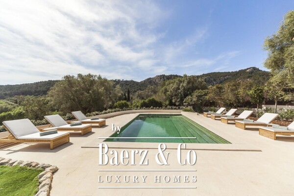 photo 2 Renewed elegance: main house and guest cottage with pool in rural landscape