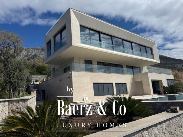 photo 4 Luxury Villa with a Pool on 3 Levels in Rezevici