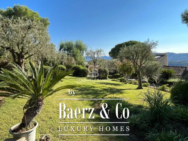 photo 3 Gorgeous villa with panoramic view in a gated domaine