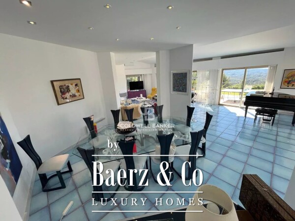 photo 8 Gorgeous villa with panoramic view in a gated domaine