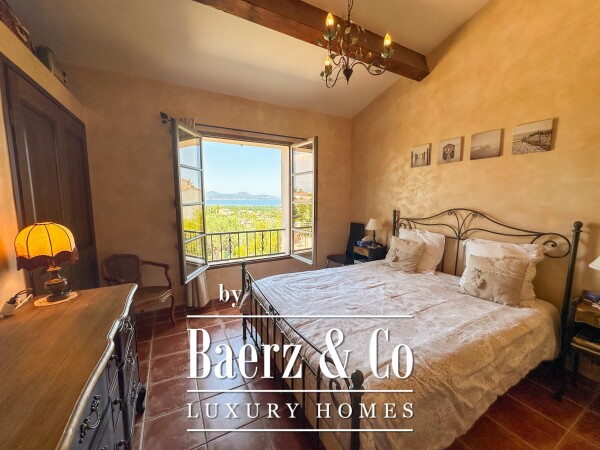 photo 7 Sale Villa exceptional sea view swimming pool double garage garden- 5 Rooms 250 m2 - Saint-Aygulf