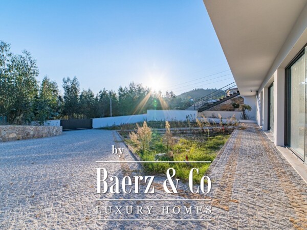 photo 30 Villa with 4 suites to debut