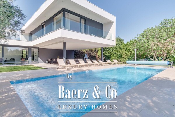 photo 2 Peroj, a luxury designer villa with a view of the sea