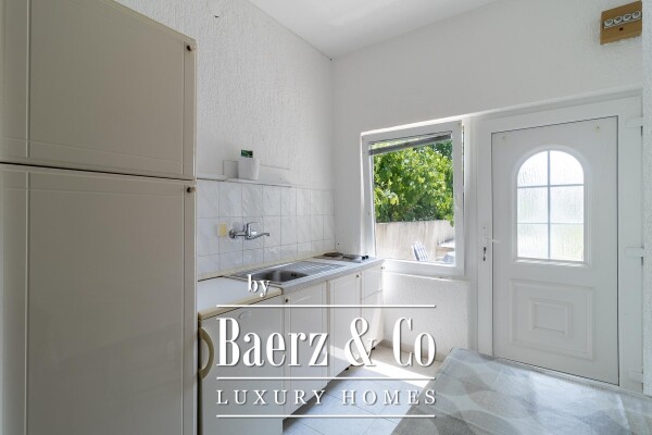 photo 7 Krk, house with three residential units and a large garden in the center