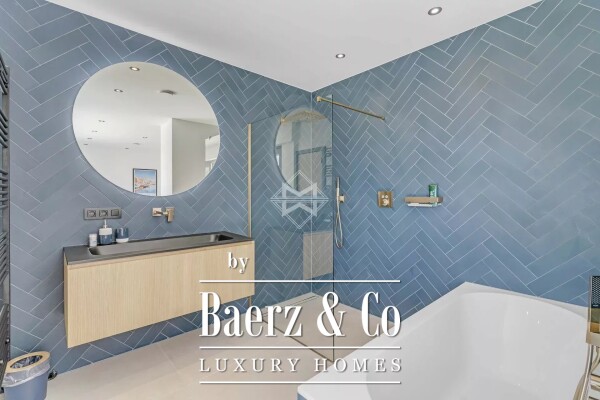 photo 11 New contemporary villa with sea view