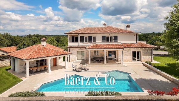 photo 2 Luxury Villa with a large pool and complete privacy – near Poreč
