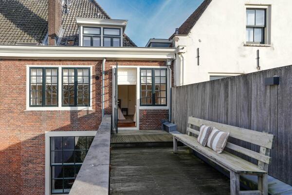 photo 64 Rapenburg 45