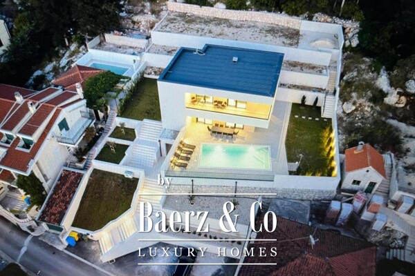 photo 1 Ploče, Rogotin, urban villa with pool and sea view