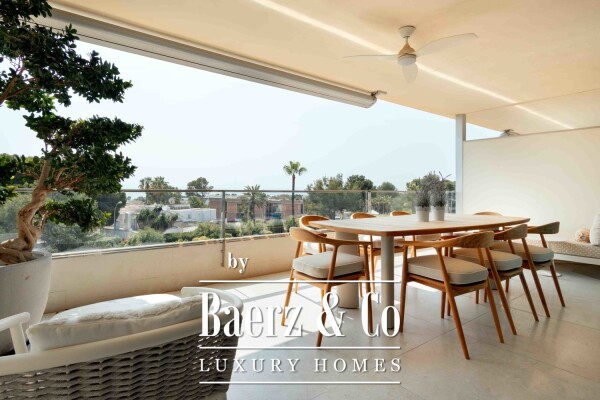 photo 5 Spacious apartment with sea views, parking and pool