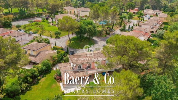 photo 9 ELEGANT VILLA IN A PRIVATE ESTATE WITH GOLF VIEW