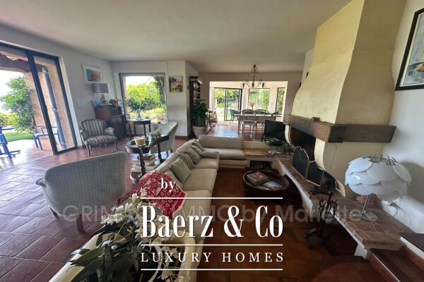 photo 6 Sea View Villa in a Prestigious Estate with a Swimming Pool