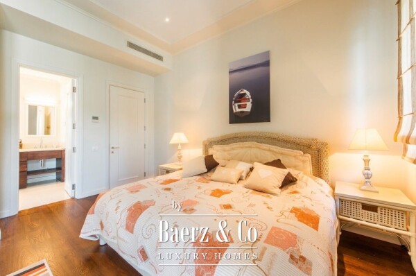 photo 12 Spacious Apartment with a Sea View in Tivat