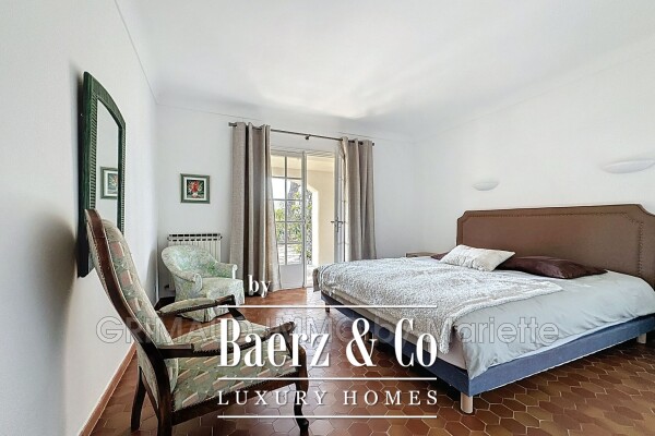 photo 18 Charming Provençal house with a view of the castle and swimm