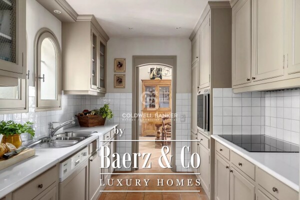 photo 33 Stunning Property with Panoramic Sea View