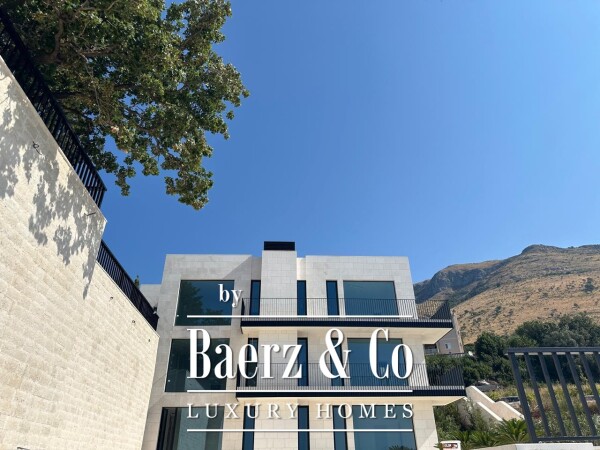 photo 18 Seafront Modern New Villa with Pool and Access to the Beach